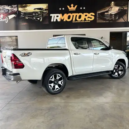 TOYOTA-HILUX-2.8 SRX 4X4 CD 16V DIESEL 4P AUTOMÁTICO TOYOTA-HILUX-2019