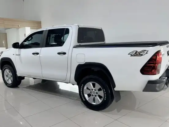 TOYOTA-HILUX-2.8 STD 4X4 CD 16V DIESEL 4P MANUAL TOYOTA-HILUX-2017