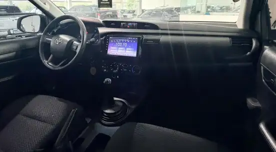 TOYOTA-HILUX-2017