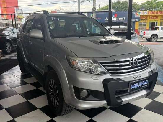 TOYOTA-HILUX-2.7 SR 4X2 CD 16V FLEX 4P AUTOMÁTICO TOYOTA-HILUX-2014