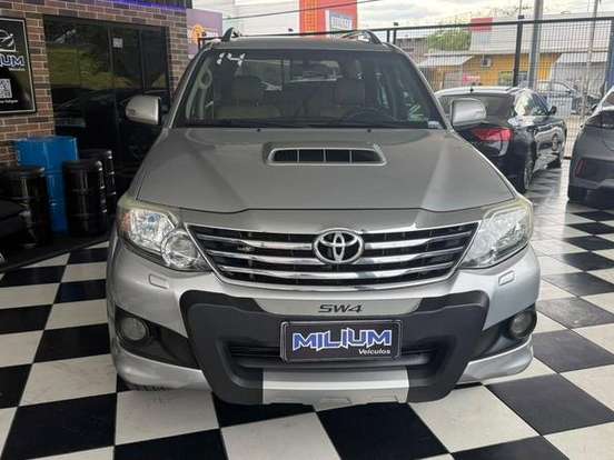 TOYOTA-HILUX-2.7 SR 4X2 CD 16V FLEX 4P AUTOMÁTICO TOYOTA-HILUX-2014