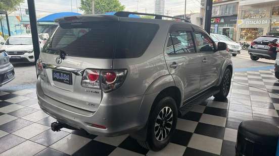 TOYOTA-HILUX-2014