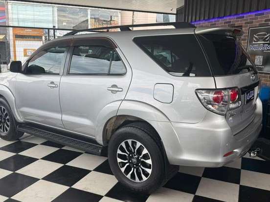 TOYOTA-HILUX-2.7 SR 4X2 CD 16V FLEX 4P AUTOMÁTICO TOYOTA-HILUX-2014