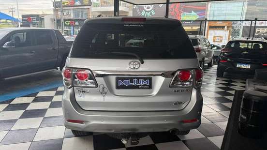 TOYOTA-HILUX-2014