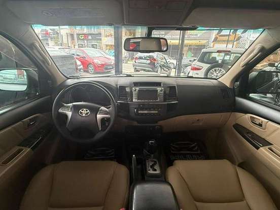 TOYOTA-HILUX-2.7 SR 4X2 CD 16V FLEX 4P AUTOMÁTICO TOYOTA-HILUX-2014