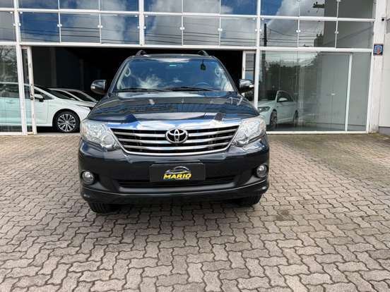 TOYOTA-HILUX-2015