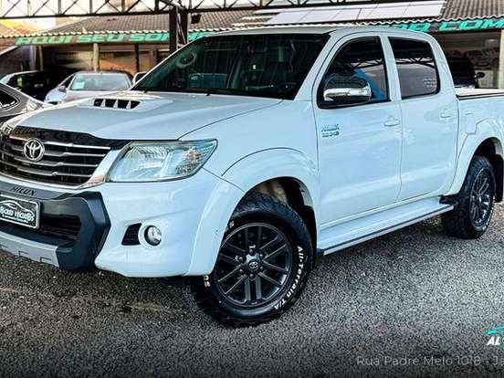 TOYOTA-HILUX-2.7 SR 4X2 CD 16V FLEX 4P AUTOMÁTICO TOYOTA-HILUX-2013