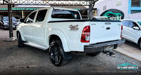 TOYOTA-HILUX-2013