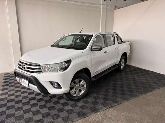 TOYOTA-HILUX-2017