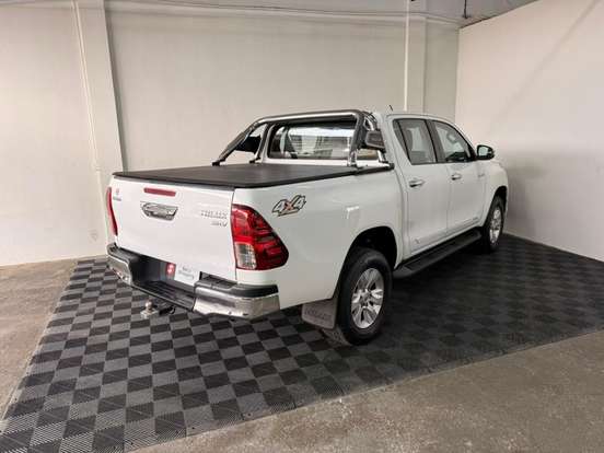 TOYOTA-HILUX-2.7 SRV 4X4 CD 16V FLEX 4P AUTOMÁTICO TOYOTA-HILUX-2017