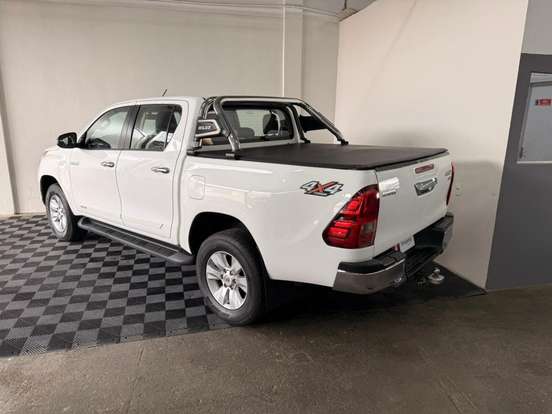 TOYOTA-HILUX-2017