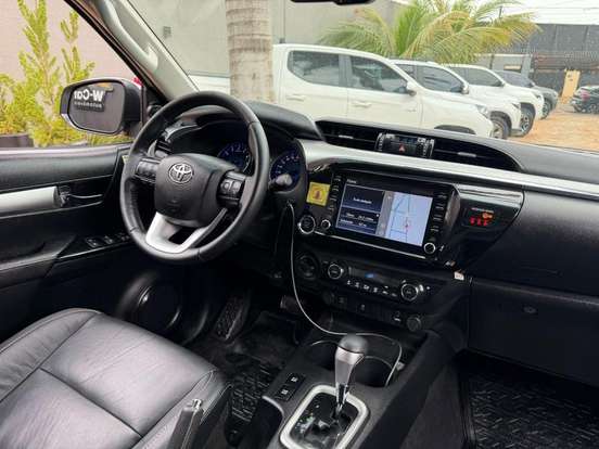 TOYOTA-HILUX-2020