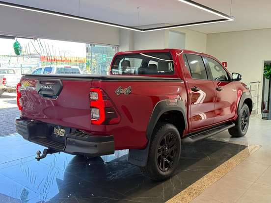 TOYOTA-HILUX-2.8 D-4D TURBO DIESEL CD CONQUEST 4X4 AUTOMÁTICO TOYOTA-HILUX-2023
