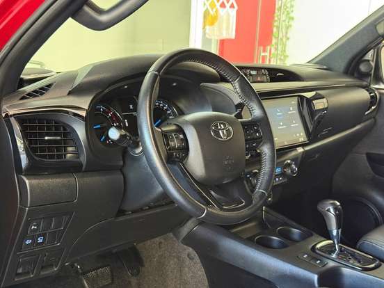 TOYOTA-HILUX-2.8 D-4D TURBO DIESEL CD CONQUEST 4X4 AUTOMÁTICO TOYOTA-HILUX-2023