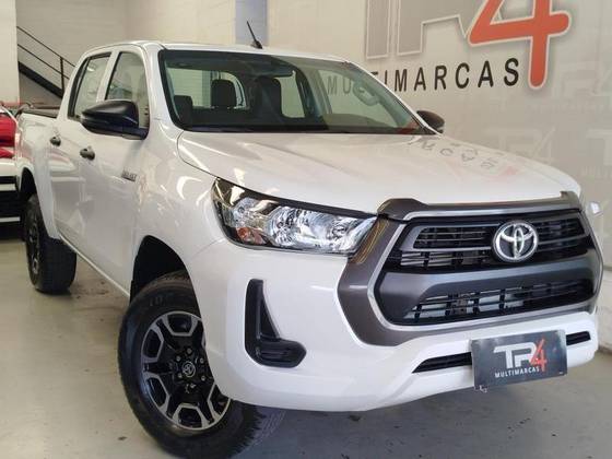 TOYOTA HILUX 2.8 D-4D TURBO DIESEL CD POWER PACK 4X4 MANUAL