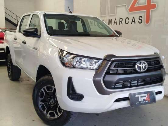 TOYOTA-HILUX-2.8 D-4D TURBO DIESEL CD POWER PACK 4X4 MANUAL TOYOTA-HILUX-2023