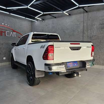 TOYOTA-HILUX-2022