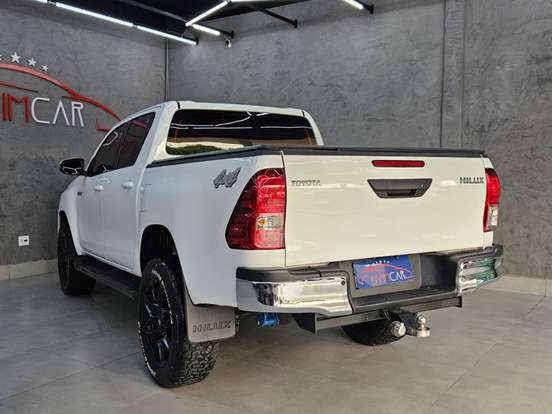 TOYOTA-HILUX-2.8 D-4D TURBO DIESEL CD POWER PACK 4X4 MANUAL TOYOTA-HILUX-2022