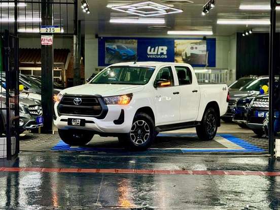 TOYOTA-HILUX-2.8 D-4D TURBO DIESEL CD POWER PACK 4X4 MANUAL TOYOTA-HILUX-2022
