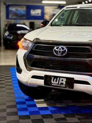 TOYOTA-HILUX-2022