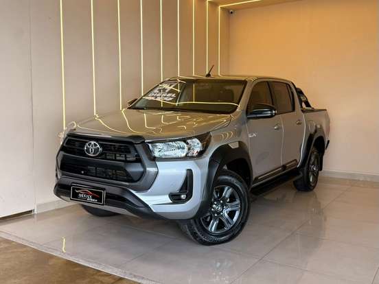 TOYOTA-HILUX-2023
