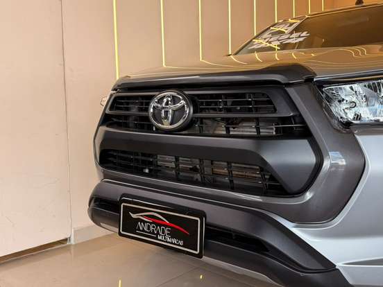 TOYOTA-HILUX-2023