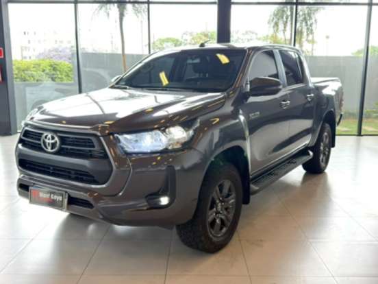 TOYOTA-HILUX-2.8 D-4D TURBO DIESEL CD SR 4X4 AUTOMÁTICO TOYOTA-HILUX-2025
