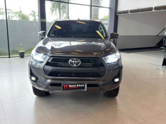 TOYOTA-HILUX-2.8 D-4D TURBO DIESEL CD SR 4X4 AUTOMÁTICO TOYOTA-HILUX-2025