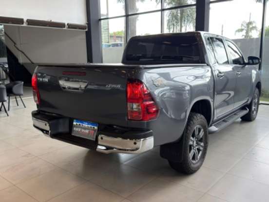 TOYOTA-HILUX-2.8 D-4D TURBO DIESEL CD SR 4X4 AUTOMÁTICO TOYOTA-HILUX-2025
