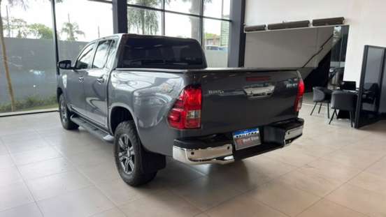 TOYOTA-HILUX-2025