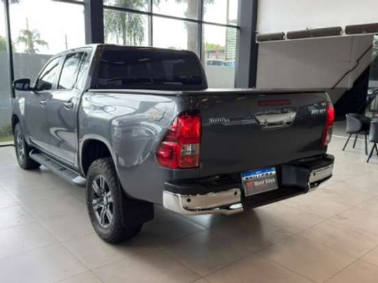TOYOTA-HILUX-2.8 D-4D TURBO DIESEL CD SR 4X4 AUTOMÁTICO TOYOTA-HILUX-2025