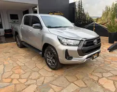 TOYOTA HILUX 2.8 D-4D TURBO DIESEL CD SR 4X4 AUTOMÁTICO TOYOTA HILUX 2.8 D-4D TURBO DIESEL CD SR 4X4 AUTOMÁTICO