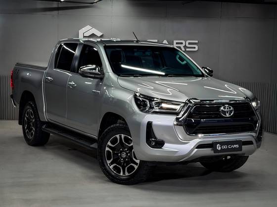 TOYOTA HILUX 2.8 D-4D TURBO DIESEL CD SRV 4X4 AUTOMÁTICO