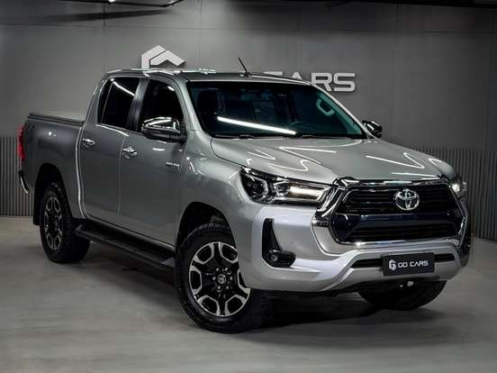 TOYOTA-HILUX-2.8 D-4D TURBO DIESEL CD SRV 4X4 AUTOMÁTICO TOYOTA-HILUX-2024