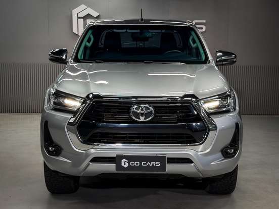 TOYOTA-HILUX-2.8 D-4D TURBO DIESEL CD SRV 4X4 AUTOMÁTICO TOYOTA-HILUX-2024