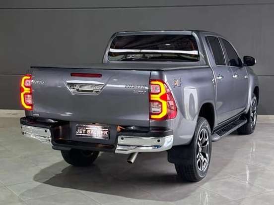 TOYOTA-HILUX-2.8 D-4D TURBO DIESEL CD SRV 4X4 AUTOMÁTICO TOYOTA-HILUX-2024