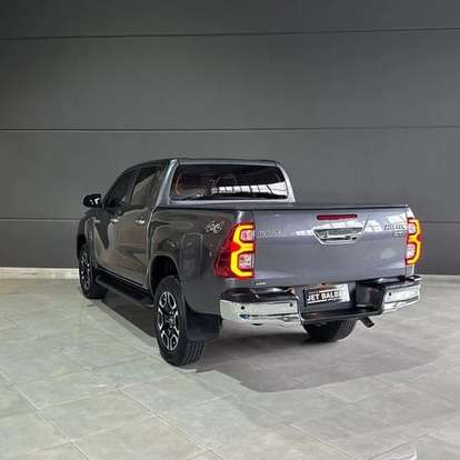 TOYOTA-HILUX-2024