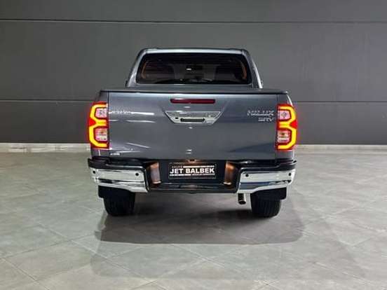 TOYOTA-HILUX-2.8 D-4D TURBO DIESEL CD SRV 4X4 AUTOMÁTICO TOYOTA-HILUX-2024