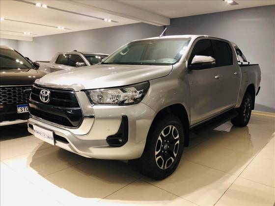 TOYOTA HILUX 2.8 D-4D TURBO DIESEL CD SRV 4X4 AUTOMÁTICO