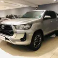 TOYOTA HILUX 2.8 D-4D TURBO DIESEL CD SRV 4X4 AUTOMÁTICO TOYOTA HILUX 2.8 D-4D TURBO DIESEL CD SRV 4X4 AUTOMÁTICO