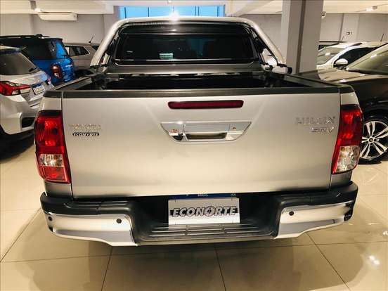 TOYOTA-HILUX-2.8 D-4D TURBO DIESEL CD SRV 4X4 AUTOMÁTICO TOYOTA-HILUX-2024
