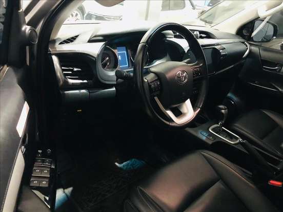 TOYOTA-HILUX-2024