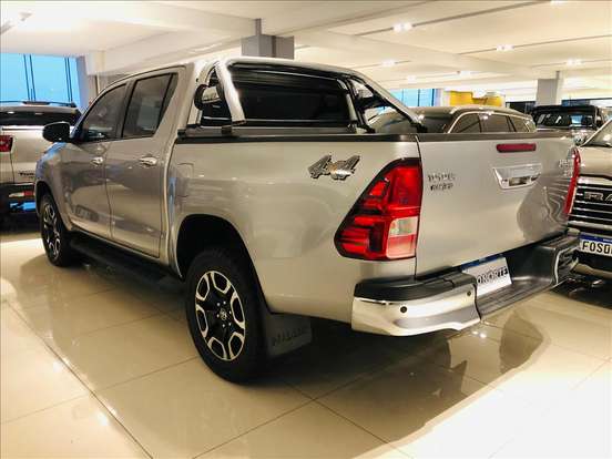 TOYOTA-HILUX-2.8 D-4D TURBO DIESEL CD SRV 4X4 AUTOMÁTICO TOYOTA-HILUX-2024