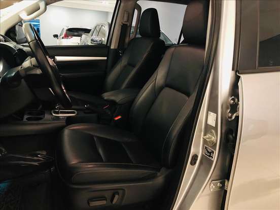 TOYOTA-HILUX-2.8 D-4D TURBO DIESEL CD SRV 4X4 AUTOMÁTICO TOYOTA-HILUX-2024