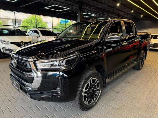 TOYOTA-HILUX-2.8 D-4D TURBO DIESEL CD SRV 4X4 AUTOMÁTICO TOYOTA-HILUX-2024