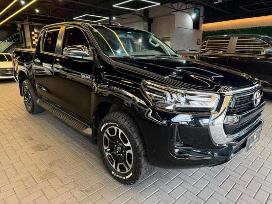TOYOTA-HILUX-2.8 D-4D TURBO DIESEL CD SRV 4X4 AUTOMÁTICO TOYOTA-HILUX-2024