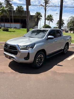 TOYOTA-HILUX-2023