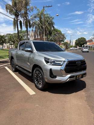TOYOTA-HILUX-2023