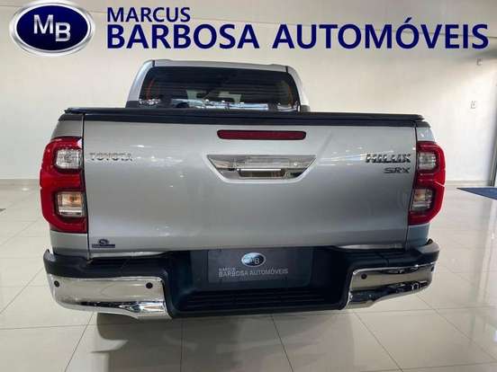 TOYOTA-HILUX-2022
