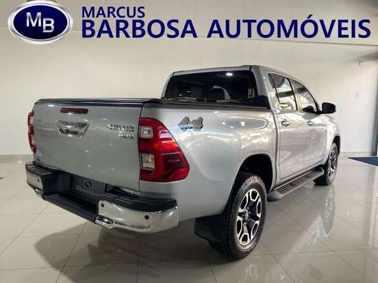 TOYOTA-HILUX-2022